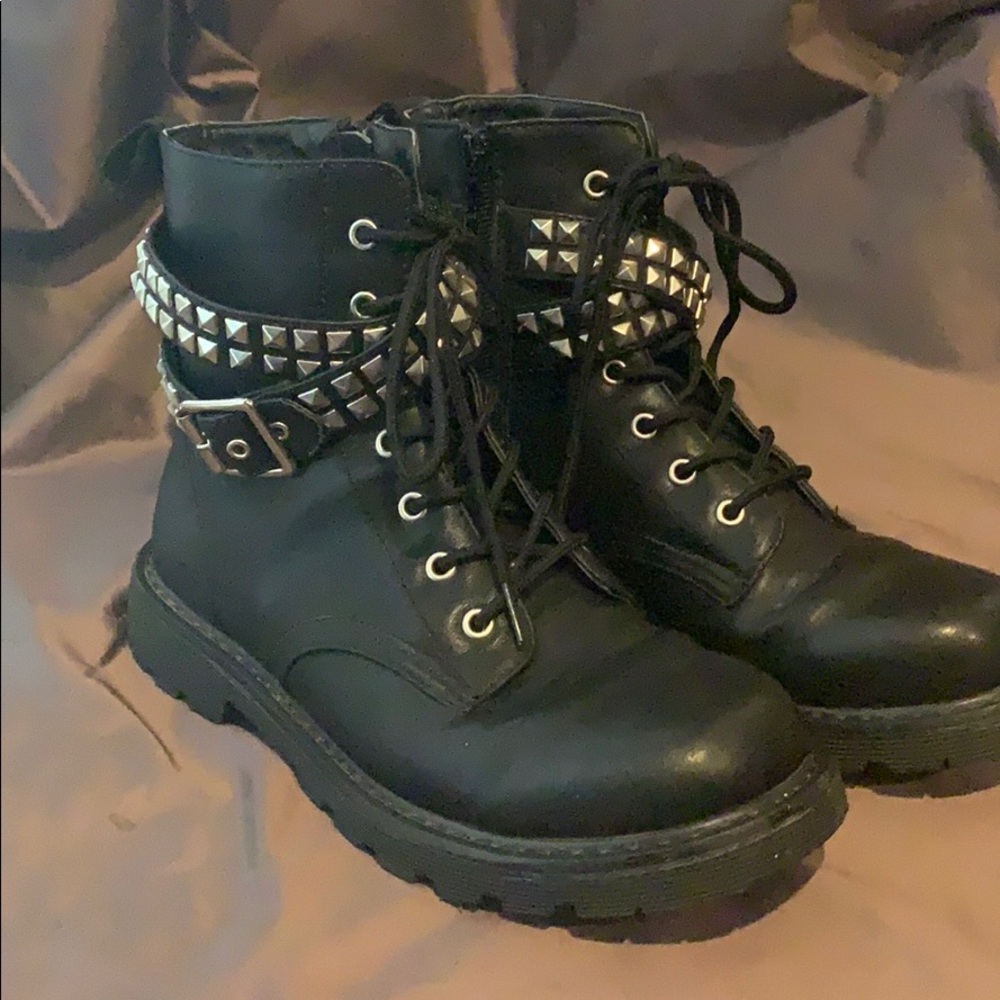 Black boots